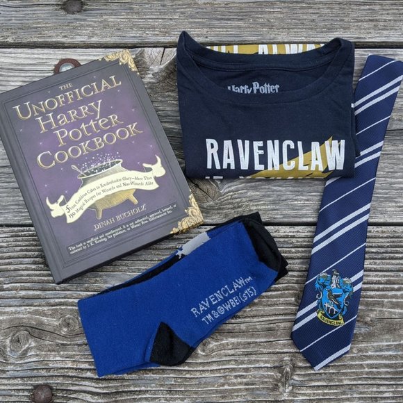 Harry Potter Ravenclaw T Shirt, Cookbook, Tie and Socks Bundle Set of 4 - Picture 1 of 14